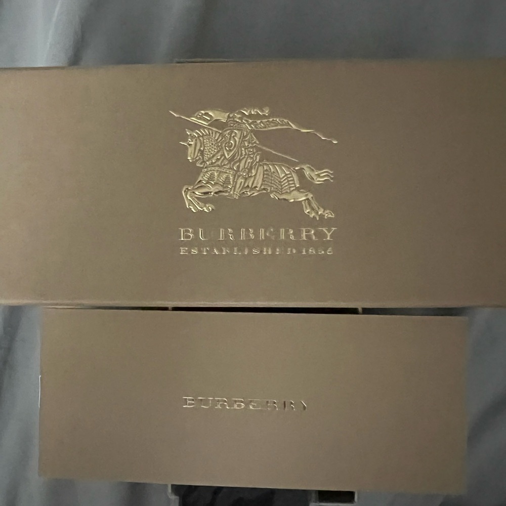 Burberry glassss